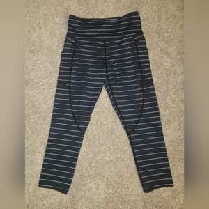 ZYIA Light And Tight Cropped Capri Leggings Athletic Workout Black White Stripes